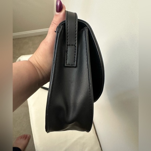 Street Level Crossbody EUC - Picture 4 of 7